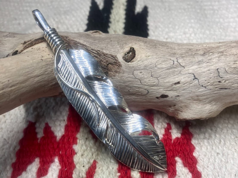 フェザーペンダントトップ 特大 左